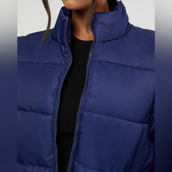 WeWoreWhat Zip Off Sleeve Puffer Jacket in Navy. Size M. NWT! - Picture 4 of 6